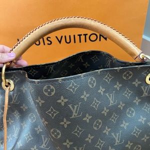 Louis Vuitton Arsty